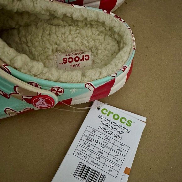 NWT Crocs Disney Parks Mickey Mouse Holiday Treats Classic Clogs - Picture 8 of 8